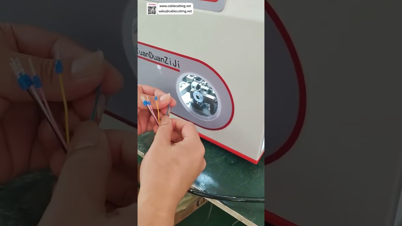 Универсальный обжимной станок для изолированных трубчатых наконечников 0,3–4 мм²: зачистка и обжим