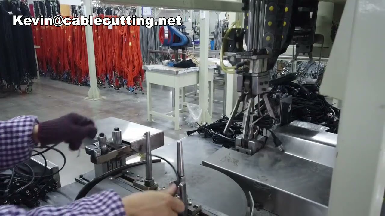 Прочная пластиковая катушка для оптоволоконного кабеля с центральной ручкой – удобное хранение и перемотка шнуров